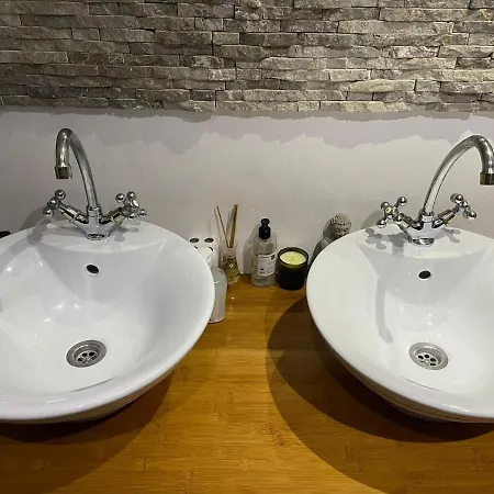 Modern With Garden In Antwerp, 15min From Center 아파트 안트베르펜