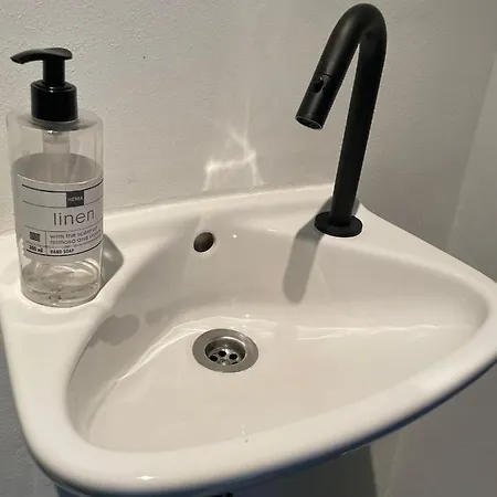 Modern With Garden In Antwerp, 15min From Center Apartamento